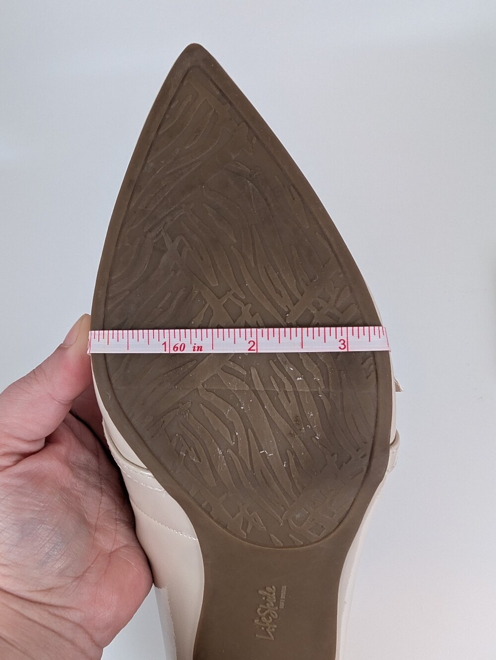 Life Stride Soft System Madelyn Almond Milk Pointy Toe Kitten Heel Pumps 9 Wide - Picture 14 of 14